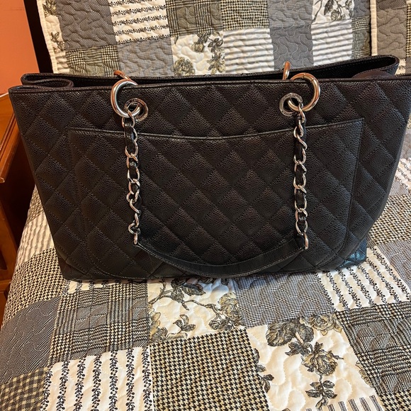 Chanel GST Bag - Picture 2 of 9